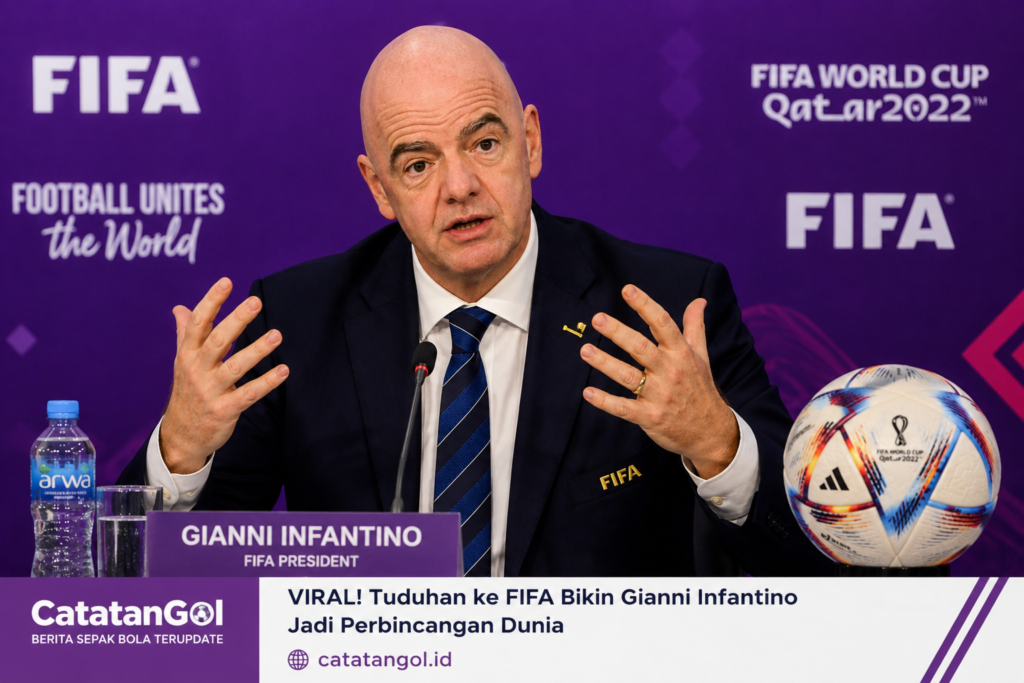 Gianni Infantino saat konferensi pers FIFA di tengah kontroversi yang menjadi sorotan dunia sepak bola.